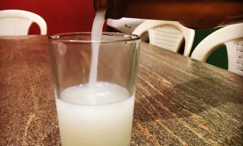 കള്ളിൽ കഞ്ചാവിന്റെ സാന്നിധ്യം: ഇടുക്കിയില് 25 ഷാപ്പുകൾക്കെതിരെ കേസ് കള്ളിൽ കഞ്ചാവിന്റെ സാന്നിധ്യം: ഇടുക്കിയില് 25 ഷാപ്പുകൾക്കെതിരെ കേസ്