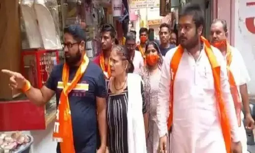 ഹിന്ദു സ്ത്രീകൾക്ക് മൈലാഞ്ചിയിടാൻ മുസ്ലിം യുവാക്കൾ പാടില്ല; വിദ്വേഷ പ്രചരണവുമായി ഹിന്ദുത്വ സംഘടന