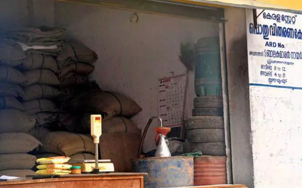 ആഗസ്റ്റ് 17ന് പട്ടിണി സമരം പ്രഖ്യാപിച്ച്  റേഷൻ വ്യാപാരികൾ