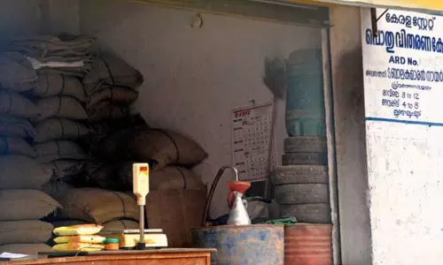 ആഗസ്റ്റ് 17ന് പട്ടിണി സമരം പ്രഖ്യാപിച്ച് റേഷൻ വ്യാപാരികൾ ആഗസ്റ്റ് 17ന് പട്ടിണി സമരം പ്രഖ്യാപിച്ച് റേഷൻ വ്യാപാരികൾ