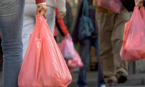 പ്ലാസ്റ്റിക് ഉപയോഗത്തിൽ നിയന്ത്രണം കർശനമാക്കി കേന്ദ്രം പ്ലാസ്റ്റിക് ഉപയോഗത്തിൽ നിയന്ത്രണം കർശനമാക്കി കേന്ദ്രം