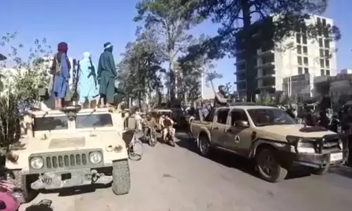 താലിബാന് വെടിനിര്ത്തണം, രാഷ്ട്രീയ ഒത്തുതീര്പ്പിന് തയ്യാറാകണം: വിവിധ രാജ്യങ്ങളുടെ സംയുക്ത സമിതി താലിബാന് വെടിനിര്ത്തണം, രാഷ്ട്രീയ ഒത്തുതീര്പ്പിന് തയ്യാറാകണം: വിവിധ രാജ്യങ്ങളുടെ സംയുക്ത സമിതി