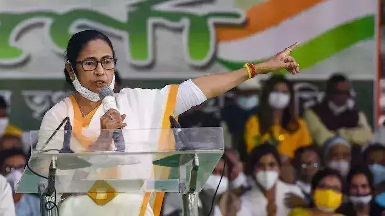 ഈ രാജ്യം നമ്മള് എല്ലാവരുടേയും സ്വാതന്ത്ര്യദിനത്തില് ഗാനവുമായി മമത ബാനര്ജി ഈ രാജ്യം നമ്മള് എല്ലാവരുടേയും സ്വാതന്ത്ര്യദിനത്തില് ഗാനവുമായി മമത ബാനര്ജി