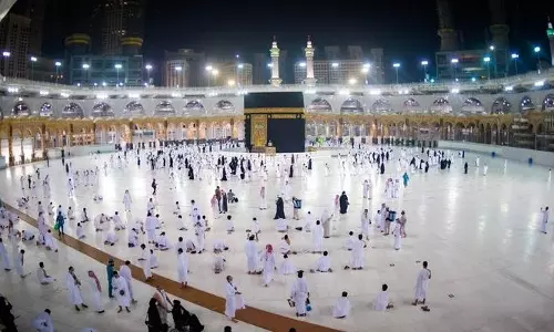 വിദേശ രാജ്യങ്ങളിൽ നിന്നുള്ള ഉംറ തീർഥാടകർ സൗദിയിലെത്തി വിദേശ രാജ്യങ്ങളിൽ നിന്നുള്ള ഉംറ തീർഥാടകർ സൗദിയിലെത്തി