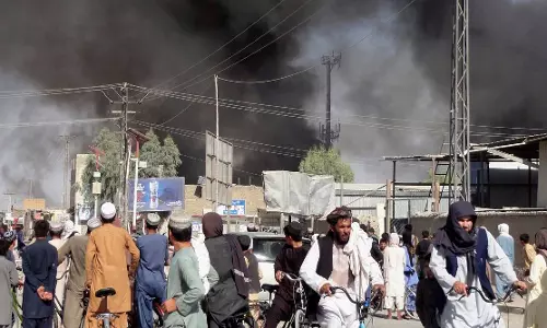 താലിബാൻ കാബൂളിന് 11 കിലോമീറ്റർ അരികെ; സമാധാന നീക്കങ്ങളുമായി ഖത്തർ താലിബാൻ കാബൂളിന് 11 കിലോമീറ്റർ അരികെ; സമാധാന നീക്കങ്ങളുമായി ഖത്തർ