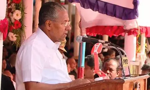 സർക്കാർ പിന്തുടരുന്നത് പരിസ്ഥിതി സൗഹൃദ വികസന നയമെന്ന് മുഖ്യമന്ത്രി സർക്കാർ പിന്തുടരുന്നത് പരിസ്ഥിതി സൗഹൃദ വികസന നയമെന്ന് മുഖ്യമന്ത്രി