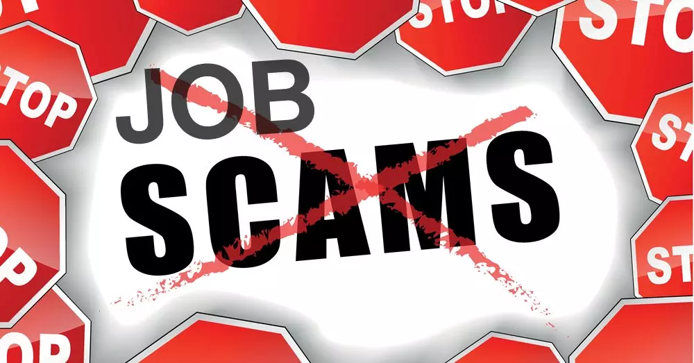 കൊച്ചി വിമാനത്താവളത്തിൽ ജോലി വാഗ്ദാനം ചെയ്ത് വൻ തട്ടിപ്പ്: നിരവധി യുവാക്കളിൽ നിന്ന് ലക്ഷങ്ങൾ തട്ടി കൊച്ചി വിമാനത്താവളത്തിൽ ജോലി വാഗ്ദാനം ചെയ്ത് വൻ തട്ടിപ്പ്: നിരവധി യുവാക്കളിൽ നിന്ന് ലക്ഷങ്ങൾ തട്ടി