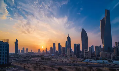 കോവിഡ് നിയന്ത്രണങ്ങൾ നീക്കി; കുവൈത്തിൽ ജനജീവിതം സാധാരണ നിലയിലേക്ക്