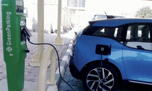 അബൂദബിയിൽ ഇലക്ട്രിക് വാഹനങ്ങളുടെ ചാർജിങ്ങിനു പുതിയ നിയമം