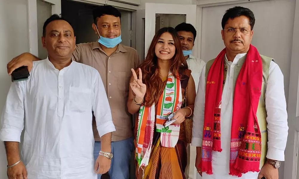 സുഷ്മിത പോയി, നെയ്റിത വന്നു; യുവ വ്യവസായിയെ പാർട്ടിയിലെത്തിച്ച് അസം കോൺഗ്രസ് സുഷ്മിത പോയി, നെയ്റിത വന്നു; യുവ വ്യവസായിയെ പാർട്ടിയിലെത്തിച്ച് അസം കോൺഗ്രസ്