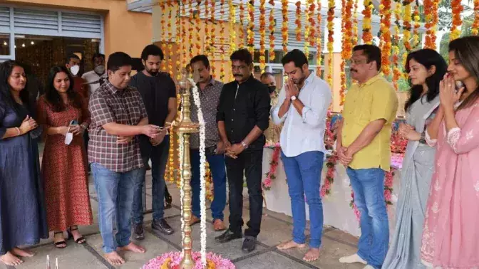 ഉണ്ണി മുകുന്ദന് മുഴുനീള വേഷത്തില്; മോഹന്ലാലിന്റെ 12ത്ത് മാന് ആരംഭിച്ചു ഉണ്ണി മുകുന്ദന് മുഴുനീള വേഷത്തില്; മോഹന്ലാലിന്റെ 12ത്ത് മാന് ആരംഭിച്ചു