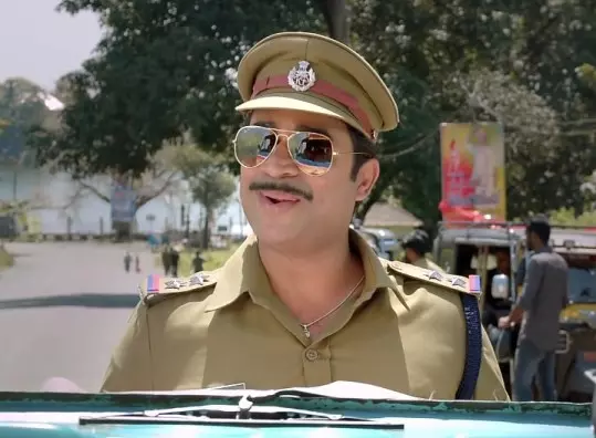 ചെക്കിങ്ങിനിടെ ആ പൊലീസുകാരന് എന്നെ വിളിച്ചത് ഷമീര് സാര് എന്നാണ്; വിജയ് ബാബു ചെക്കിങ്ങിനിടെ ആ പൊലീസുകാരന് എന്നെ വിളിച്ചത് ഷമീര് സാര് എന്നാണ്; വിജയ് ബാബു