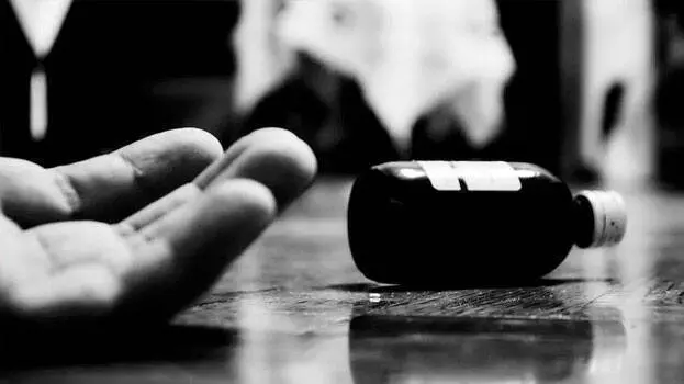 വരുമാനമില്ല, കടം കൊണ്ടു പൊറുതി മുട്ടി; അധ്യാപക ദമ്പതികള് ആത്മഹത്യ ചെയ്തു വരുമാനമില്ല, കടം കൊണ്ടു പൊറുതി മുട്ടി; അധ്യാപക ദമ്പതികള് ആത്മഹത്യ ചെയ്തു