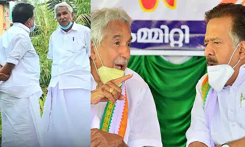 ഡിസിസി അദ്ധ്യക്ഷ പട്ടിക: ഉമ്മൻചാണ്ടിയേയും ചെന്നിത്തലയേയും അനുനയിപ്പിക്കാനൊരുങ്ങി ഹൈക്കമാൻഡ് ഡിസിസി അദ്ധ്യക്ഷ പട്ടിക: ഉമ്മൻചാണ്ടിയേയും ചെന്നിത്തലയേയും അനുനയിപ്പിക്കാനൊരുങ്ങി ഹൈക്കമാൻഡ്