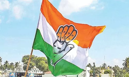 ഗുലാം നബി ആസാദോ പ്രവീണ് ചക്രവര്ത്തിയോ? കോണ്ഗ്രസ് വീണ്ടും മൂപ്പിളമ പോരിലേക്ക് ഗുലാം നബി ആസാദോ പ്രവീണ് ചക്രവര്ത്തിയോ? കോണ്ഗ്രസ് വീണ്ടും മൂപ്പിളമ പോരിലേക്ക്