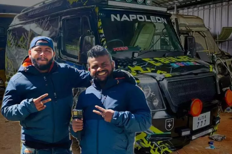 ഇ ബുള്‍ ജെറ്റ് വിഷയത്തില്‍ പ്രകോപനപരമായ പോസ്റ്റിട്ടവർക്കെതിരെ കേസ്