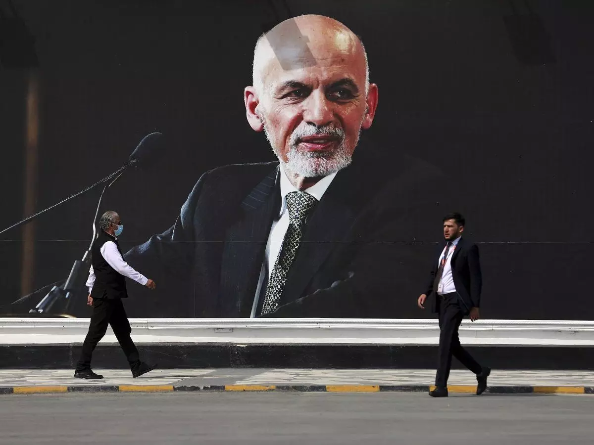 കാബൂൾ വിടുമ്പോൾ ഷൂ ധരിക്കാൻ പോലും നേരം കിട്ടിയിരുന്നില്ല: അഷ്‌റഫ് ഗനി പറയുന്നു...