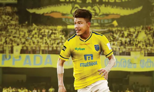 ഗിവ്‌സണ്‍ സിങ് കേരള ബ്ലാസ്‌റ്റേഴ്‌സുമായുള്ള കരാര്‍ നീട്ടി