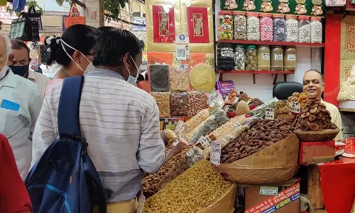 സംഘർഷം അഫ്ഗാനിൽ, വില കൂടിയത് ഇന്ത്യയിൽ; ഇത് ഡ്രൈഫ്രൂട്ടുകളുടെ കഥ