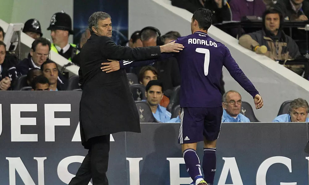 ക്രിസ്റ്റ്യാനോ ആണവായുധം, യുവന്റസിന് ഉപയോഗിക്കാനറിയില്ല; വിമർശനവുമായി മൊറീഞ്ഞോ ക്രിസ്റ്റ്യാനോ ആണവായുധം, യുവന്റസിന് ഉപയോഗിക്കാനറിയില്ല; വിമർശനവുമായി മൊറീഞ്ഞോ