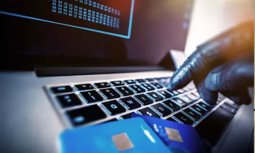 പിടിച്ചെടുത്തത് ജാഗ്വർ കാറും 15 മൊബൈലും 16 എടിഎം കാർഡും; സൈബർ തട്ടിപ്പിൽ മാഫിയാ സംഘം അറസ്റ്റിൽ പിടിച്ചെടുത്തത് ജാഗ്വർ കാറും 15 മൊബൈലും 16 എടിഎം കാർഡും; സൈബർ തട്ടിപ്പിൽ മാഫിയാ സംഘം അറസ്റ്റിൽ