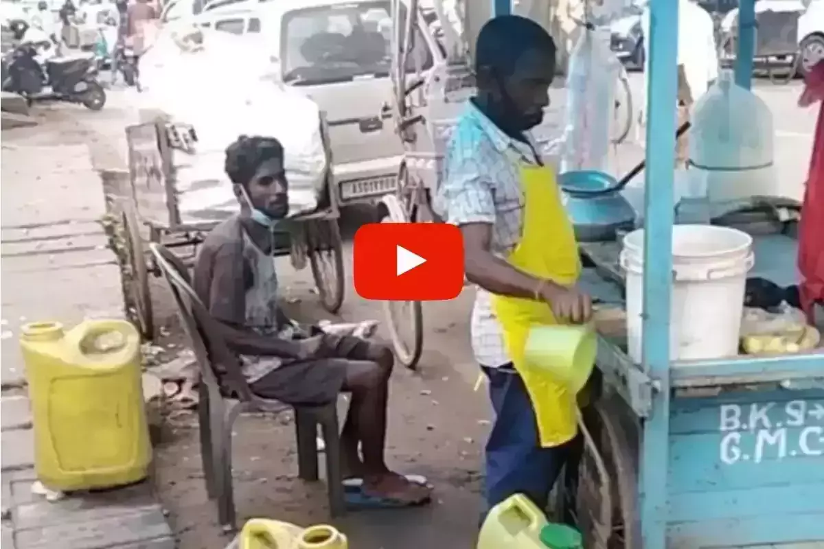 മൂത്രമൊഴിക്കാനുപയോഗിച്ച കോപ്പ കൊണ്ട് പാനിപുരി നിര്മാണം; കച്ചവടക്കാരന് അറസ്റ്റില് മൂത്രമൊഴിക്കാനുപയോഗിച്ച കോപ്പ കൊണ്ട് പാനിപുരി നിര്മാണം; കച്ചവടക്കാരന് അറസ്റ്റില്