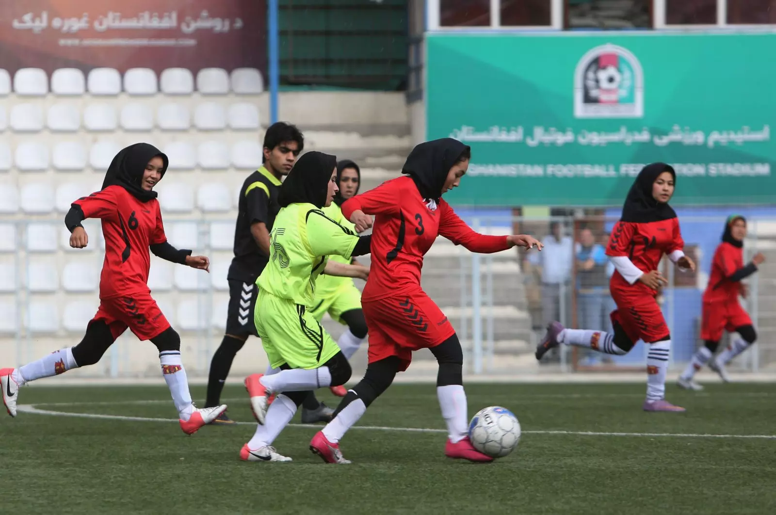 അഫ്ഗാന്‍ ഫുട്‌ബോള്‍ താരങ്ങളെ രക്ഷപ്പെടുത്താന്‍ ഫിഫ രംഗത്ത്