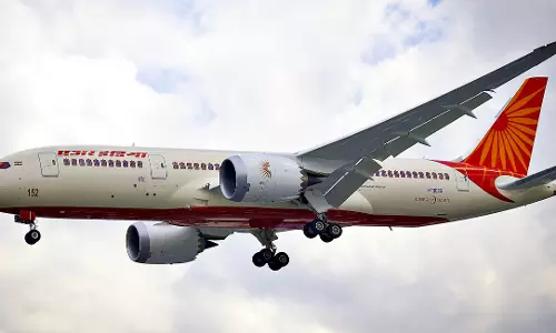 കൊച്ചി- ലണ്ടൻ വിമാനം റദ്ദാക്കി; യാത്രക്കാരെ ഹോട്ടലിലേക്ക് മാറ്റി