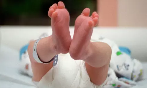 അഫ്ഗാന്‍ രക്ഷാപ്രവര്‍ത്തനത്തിനിടെ വിമാനത്തില്‍ പെണ്‍കുഞ്ഞിന് ജന്മംനല്‍കി യുവതി