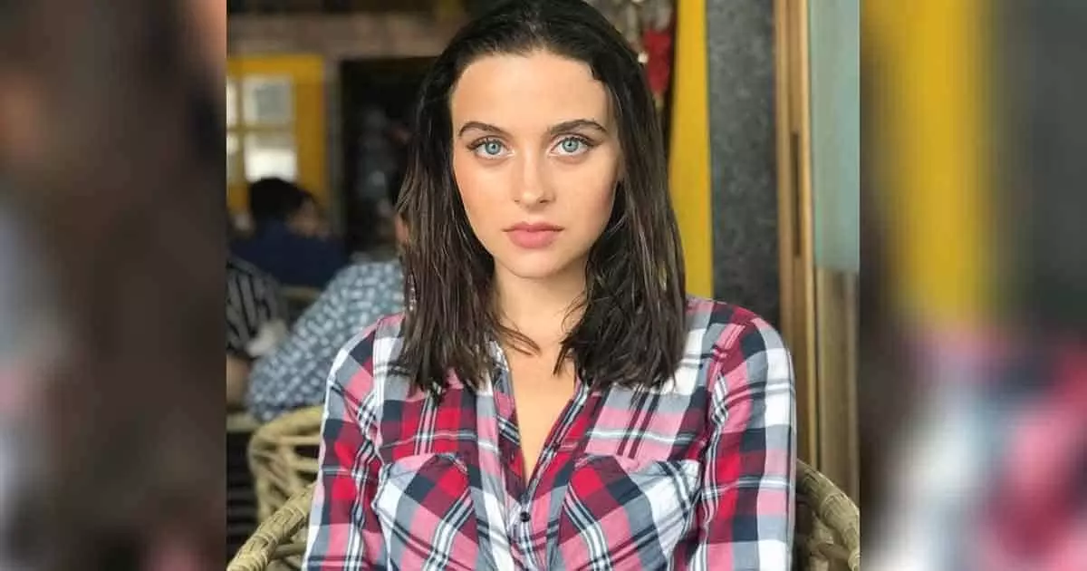 കാഞ്ചന 3 താരം അലക്സാന്ഡ്രയുടെ മരണം: അന്വേഷണം ഫോട്ടോഗ്രാഫറിലേക്ക് കാഞ്ചന 3 താരം അലക്സാന്ഡ്രയുടെ മരണം: അന്വേഷണം ഫോട്ടോഗ്രാഫറിലേക്ക്