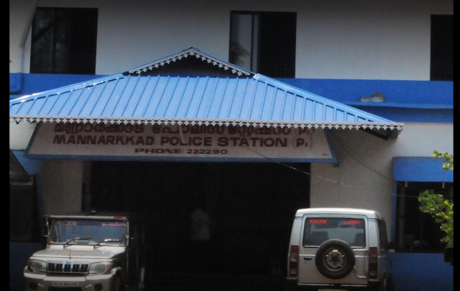 മണ്ണാർക്കാട് 16കാരിയെ അയല്‍വാസി കൊല്ലാന്‍ ശ്രമിച്ചെന്ന് പരാതി