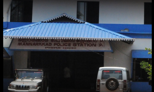 മണ്ണാർക്കാട് 16കാരിയെ അയല്‍വാസി കൊല്ലാന്‍ ശ്രമിച്ചെന്ന് പരാതി