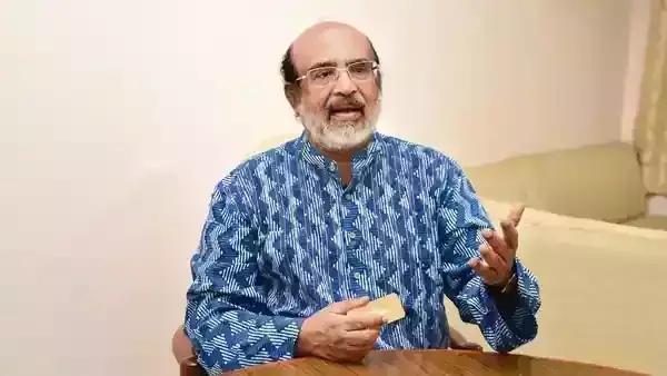 വാരിയന്‍ കുന്നത്തിനെ ഒഴിവാക്കാനുള്ള നീക്കം ആര്‍.എസ്.എസിന്‍റെ അല്‍പത്തരങ്ങളുടെ പട്ടികയിലെ ഏറ്റവും പുതിയ ഇനം; തോമസ് ഐസക്