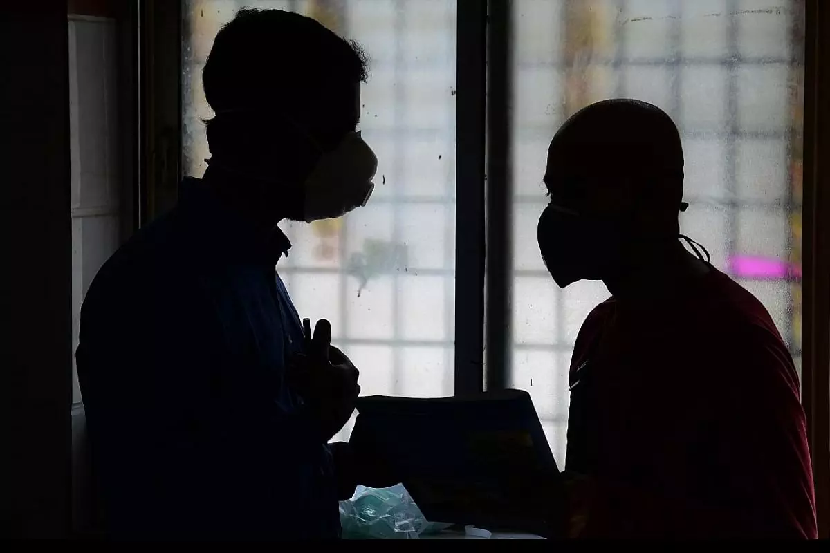 ജാഗ്രത... വീടുകളും സുരക്ഷിതമല്ല!   35 ശതമാനം ആളുകള്‍ക്കും കോവിഡ് ബാധിക്കുന്നത് വീടുകളില്‍ നിന്ന്