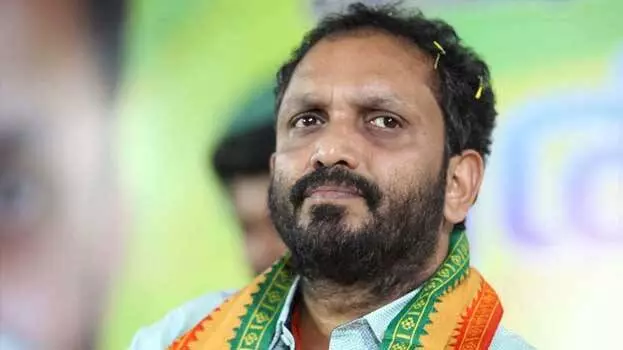 ആറ് മണി വാർത്താസമ്മേളനത്തിനായി കേരളം കൊതിക്കുന്നെന്ന് സുരേന്ദ്രന്‍; മന്‍ കി ബാത്ത് നിര്‍ത്തി മാധ്യമങ്ങളെ കാണാന്‍ മോദിയോട് പറയെന്ന് സോഷ്യല്‍ മീഡിയ