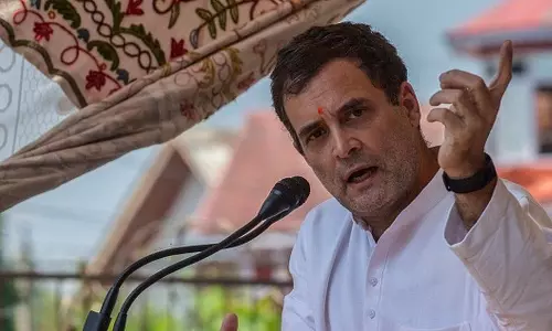 സര്ക്കാര് വില്പ്പനത്തിരക്കിലാണ്, എല്ലാവരും സുരക്ഷിതരായിരിക്കണമെന്നും രാഹുല് ഗാന്ധി സര്ക്കാര് വില്പ്പനത്തിരക്കിലാണ്, എല്ലാവരും സുരക്ഷിതരായിരിക്കണമെന്നും രാഹുല് ഗാന്ധി