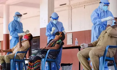 കേരളത്തിലെ കോവിഡ് വ്യാപനത്തിൽ കേന്ദ്രത്തിന് ആശങ്ക; ആരോഗ്യമന്ത്രാലയം യോഗം വിളിച്ചു