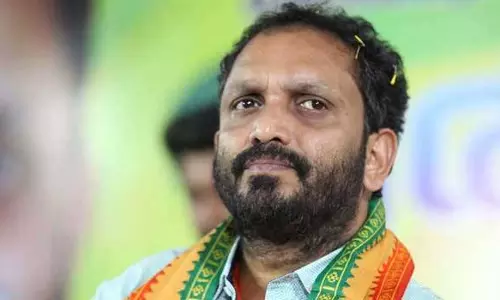 ആറ് മണി വാർത്താസമ്മേളനത്തിനായി കേരളം കൊതിക്കുന്നെന്ന് സുരേന്ദ്രന്‍; മന്‍ കി ബാത്ത് നിര്‍ത്തി മാധ്യമങ്ങളെ കാണാന്‍ മോദിയോട് പറയെന്ന് സോഷ്യല്‍ മീഡിയ