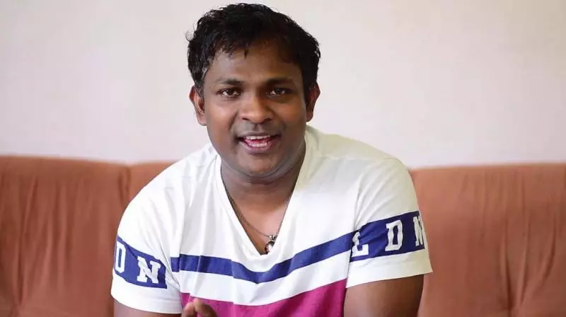 സംഗീതസംവിധായകന് രാഹുല് രാജിന് ഓണ്ലൈനില് നിന്നും പണി കിട്ടിയത് ഇങ്ങനെ സംഗീതസംവിധായകന് രാഹുല് രാജിന് ഓണ്ലൈനില് നിന്നും പണി കിട്ടിയത് ഇങ്ങനെ