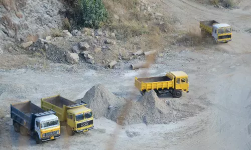 സംസ്ഥാനത്തെ ക്വാറി ഉടമകൾക്ക് തിരിച്ചടി; ജനവാസ മേഖലയില്‍ 200 മീറ്റർ ദൂരപരിധി സുപ്രിം കോടതി ശരിവെച്ചു