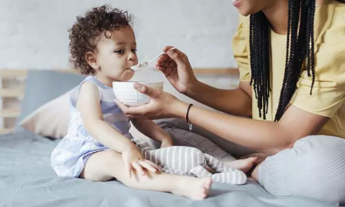 മൈദയെ അകറ്റൂ, ഒപ്പം ഇവയും: കുഞ്ഞിന്‍റെ ആരോഗ്യത്തിന് ഒഴിവാക്കാം ഈ ഭക്ഷണങ്ങള്‍...