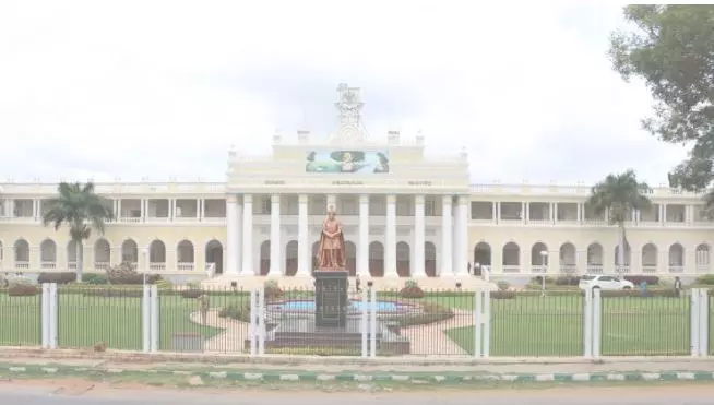 മൈസൂരുവിലെ കൂട്ടബലാത്സംഗം: പെണ്‍കുട്ടികള്‍ക്ക് നിയന്ത്രണങ്ങളുമായി യൂണിവേഴ്സിറ്റി, ആണ്‍കുട്ടികള്‍ക്ക് നിയന്ത്രണം ബാധകമല്ല