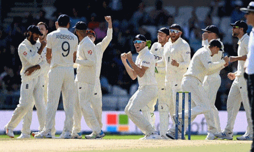 ലീഡ്‌സിൽ ഇന്ത്യ കീഴടങ്ങി; തോൽവി ഇന്നിങ്‌സിനും 76 റൺസിനും