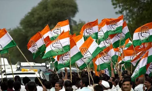 പരസ്യ പ്രതിഷേധം; കെ. ശിവദാസൻ നായരെയും കെ.പി അനിൽകുമാറിനെയും കോണ്ഗ്രസ് സസ്പെന്ഡ് ചെയ്തു പരസ്യ പ്രതിഷേധം; കെ. ശിവദാസൻ നായരെയും കെ.പി അനിൽകുമാറിനെയും കോണ്ഗ്രസ് സസ്പെന്ഡ് ചെയ്തു