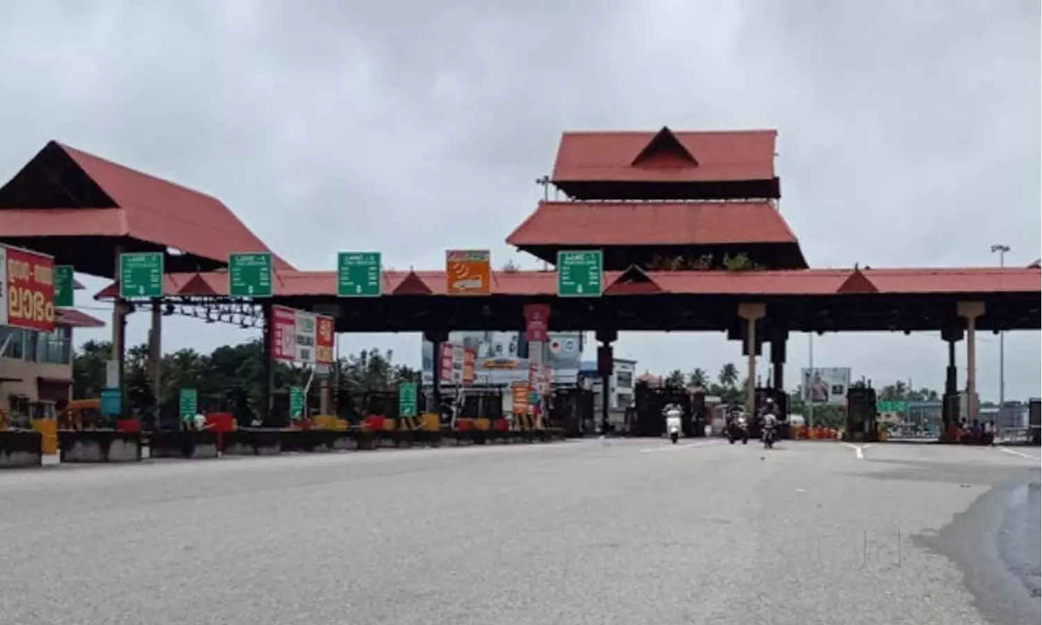 പാലിയേക്കര ടോൾപ്ലാസയിൽ നിരക്ക് കൂട്ടി പാലിയേക്കര ടോൾപ്ലാസയിൽ നിരക്ക് കൂട്ടി