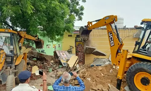 ആദിവാസി യുവാവിനെ ലോറിയില്‍ കെട്ടിവലിച്ചു കൊന്ന സംഭവം; മുഖ്യപ്രതിയുടെ വീട് പൊളിച്ച് ഭരണകൂടം