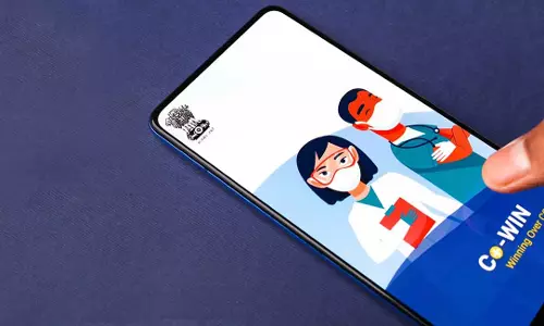 പ്രവാസികള്ക്ക് ആശ്വാസം; കോവിഡ് പരിശോധന ഫലവും കോവിന് സൈറ്റില് ലഭ്യമാക്കുമെന്ന് കേന്ദ്രം പ്രവാസികള്ക്ക് ആശ്വാസം; കോവിഡ് പരിശോധന ഫലവും കോവിന് സൈറ്റില് ലഭ്യമാക്കുമെന്ന് കേന്ദ്രം