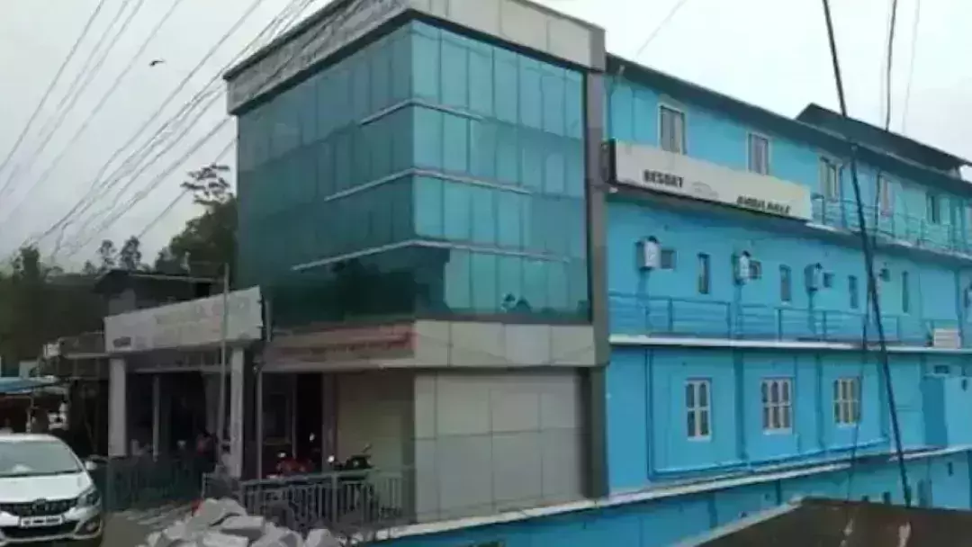 ചിന്നക്കനാല് സർവീസ് സഹകരണ ബാങ്ക് കെട്ടിടം അനധികൃത നിർമാണമാണെന്ന ആരോപണവുമായി കോൺഗ്രസ് രംഗത്ത് ചിന്നക്കനാല് സർവീസ് സഹകരണ ബാങ്ക് കെട്ടിടം അനധികൃത നിർമാണമാണെന്ന ആരോപണവുമായി കോൺഗ്രസ് രംഗത്ത്