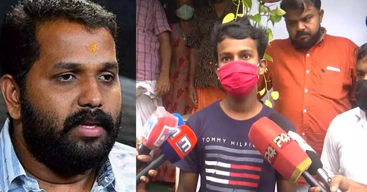 നിയമം എടുത്തു പുറംചൊറിയുന്നു, നിങ്ങളിതെങ്ങോട്ടാണ് പൊലീസ്? അരുണ് ഗോപി നിയമം എടുത്തു പുറംചൊറിയുന്നു, നിങ്ങളിതെങ്ങോട്ടാണ് പൊലീസ്? അരുണ് ഗോപി