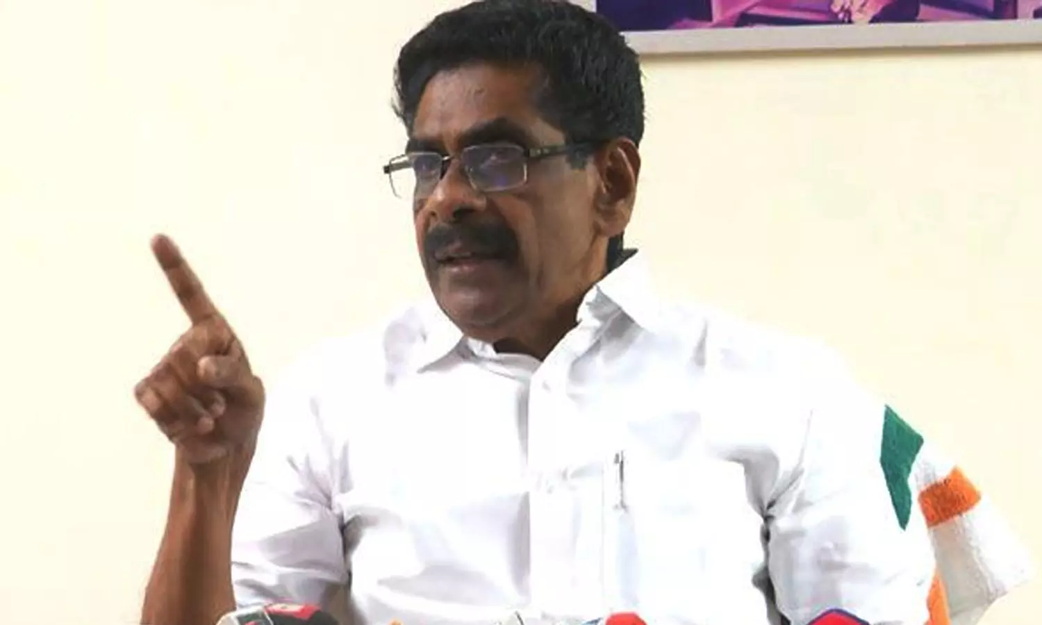 കോൺഗ്രസിലെ പൊട്ടിത്തെറി; പരസ്യപ്രതികരണത്തിനില്ലെന്ന് മുല്ലപ്പള്ളി കോൺഗ്രസിലെ പൊട്ടിത്തെറി; പരസ്യപ്രതികരണത്തിനില്ലെന്ന് മുല്ലപ്പള്ളി